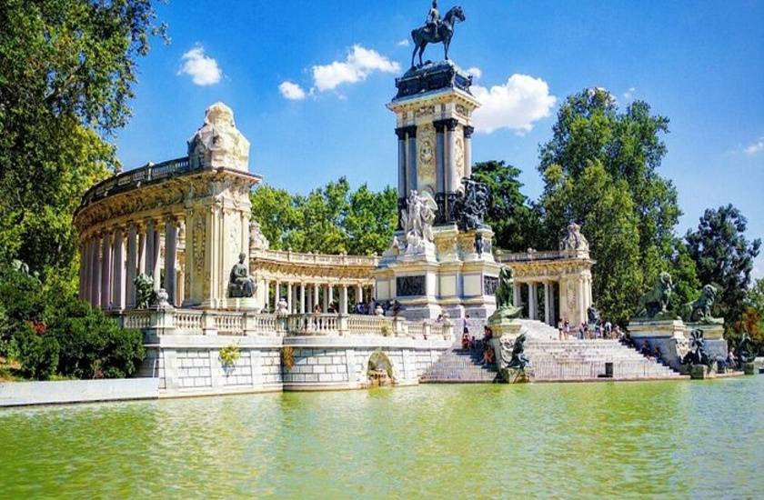 پارک ال رتيرو (El Retiro Park)
