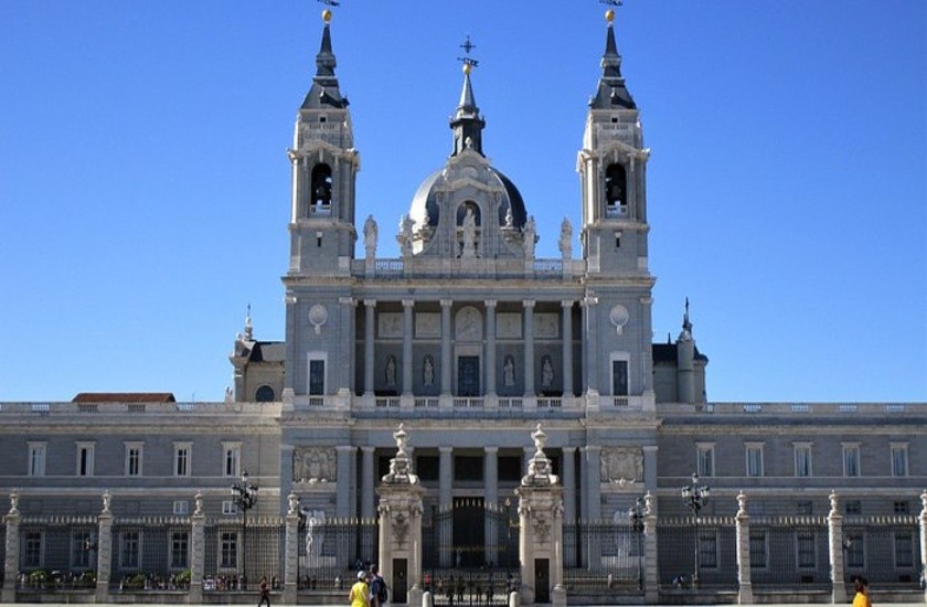 کلیسای جامع آلمودنا (Almudena Cathedral)