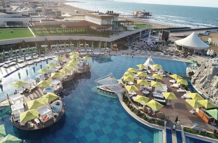پارک آبی دالغا بیچ باکو (Dalga Beach Aquapark Resort)